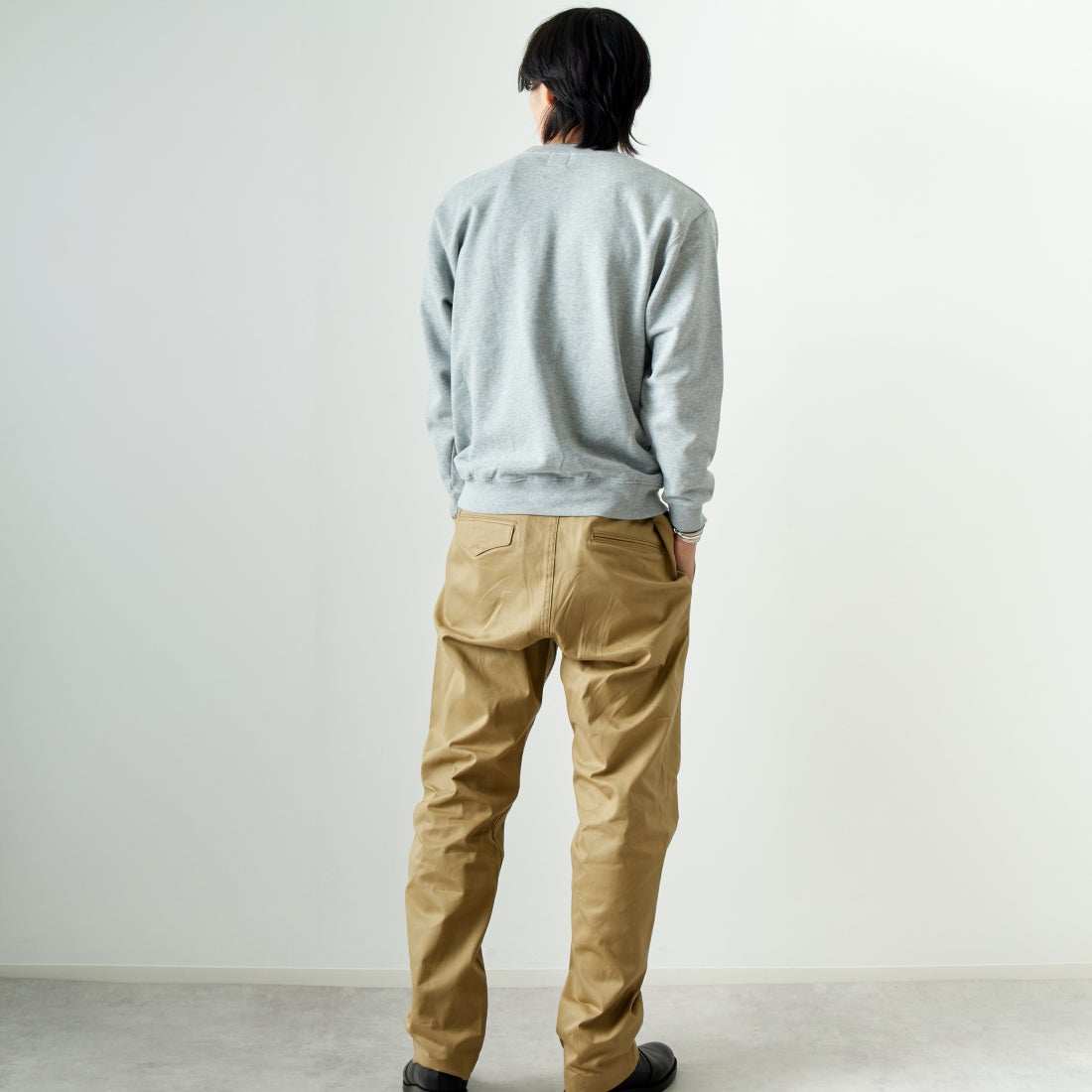 NEW VINTAGE GOLF [ニュービンテージゴルフ] ユーズドクルーネックスウェット [NVG-24F06] GREY &&モデル身長：179cm 着用サイズ：L&&