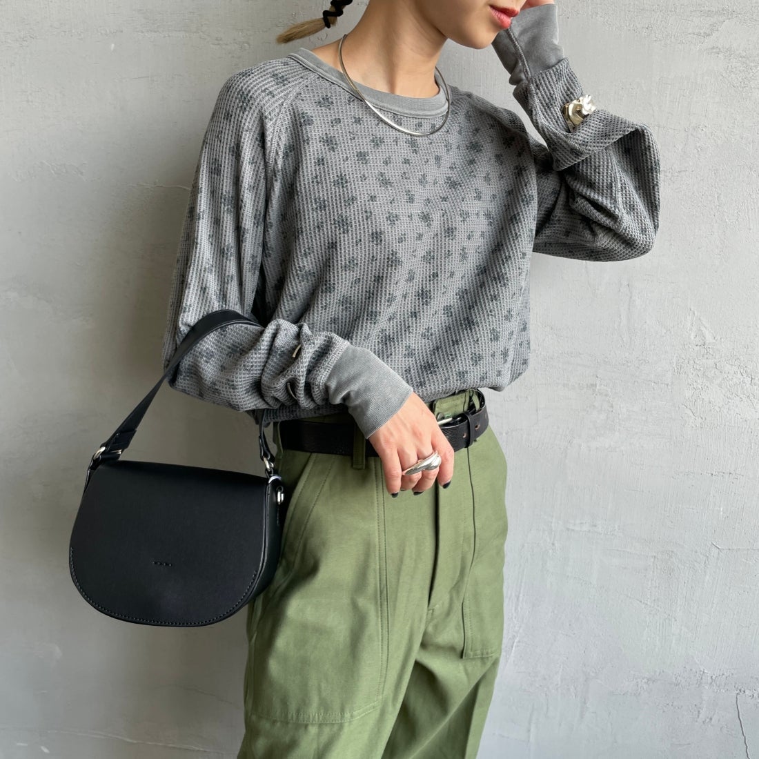 JE MORGAN [ジェイイーモーガン] ワッフルオーバーダイ ロングスリーブTシャツ [JE053-19S] 06 GRAY &&モデル身長：150cm 着用サイズ：F&&