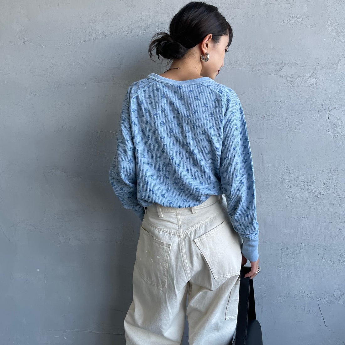 JE MORGAN [ジェイイーモーガン] ワッフルオーバーダイ ロングスリーブTシャツ [JE053-19S] 83 BLUE &&モデル身長：150cm 着用サイズ：F&&