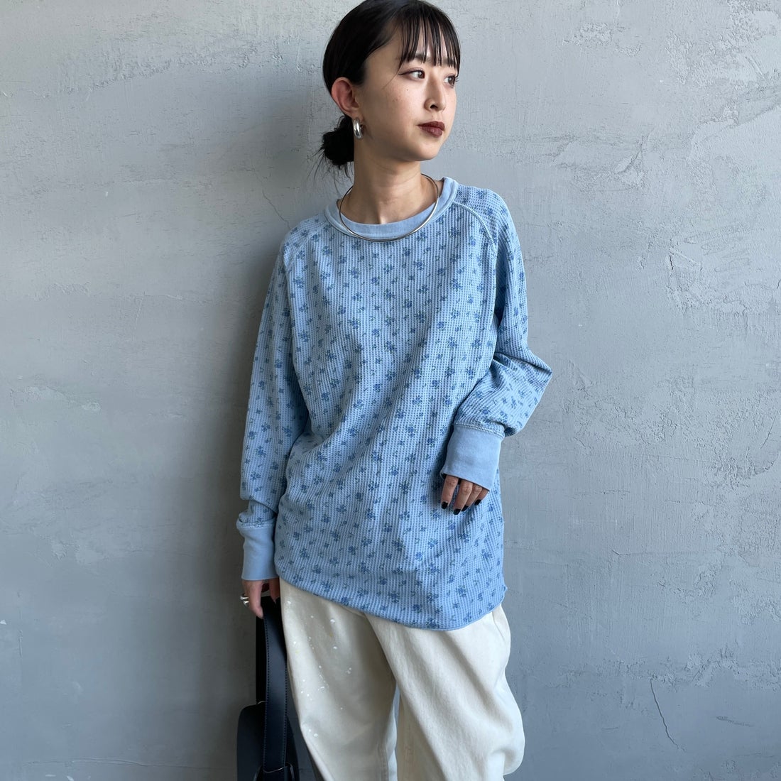 JE MORGAN [ジェイイーモーガン] ワッフルオーバーダイ ロングスリーブTシャツ [JE053-19S] 83 BLUE &&モデル身長：150cm 着用サイズ：F&&