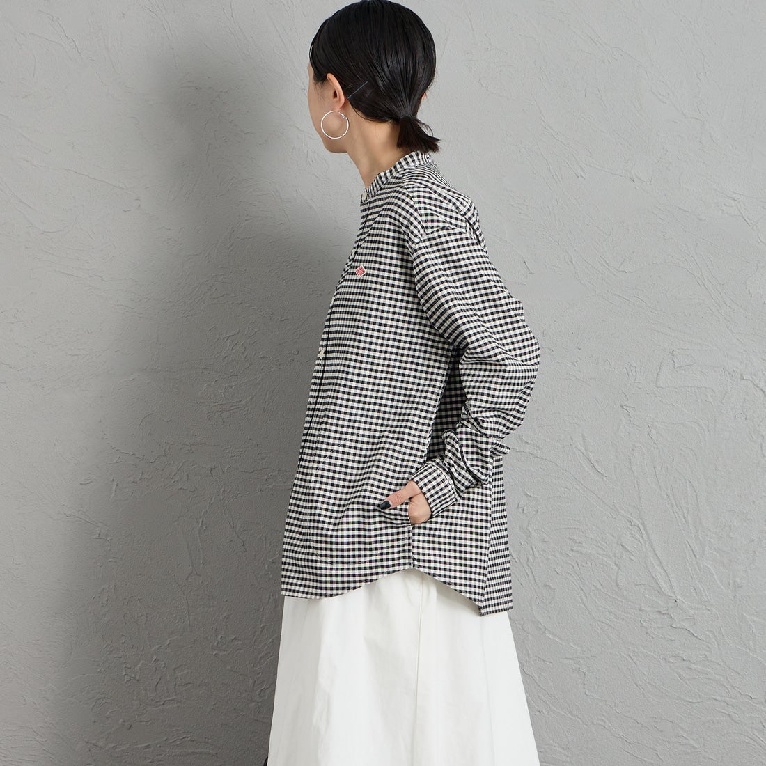 DANTON [ダントン] バンドカラーシャツ [DT-B0279OXP] BLK/ECR GN &&モデル身長：150cm 着用サイズ：36&&