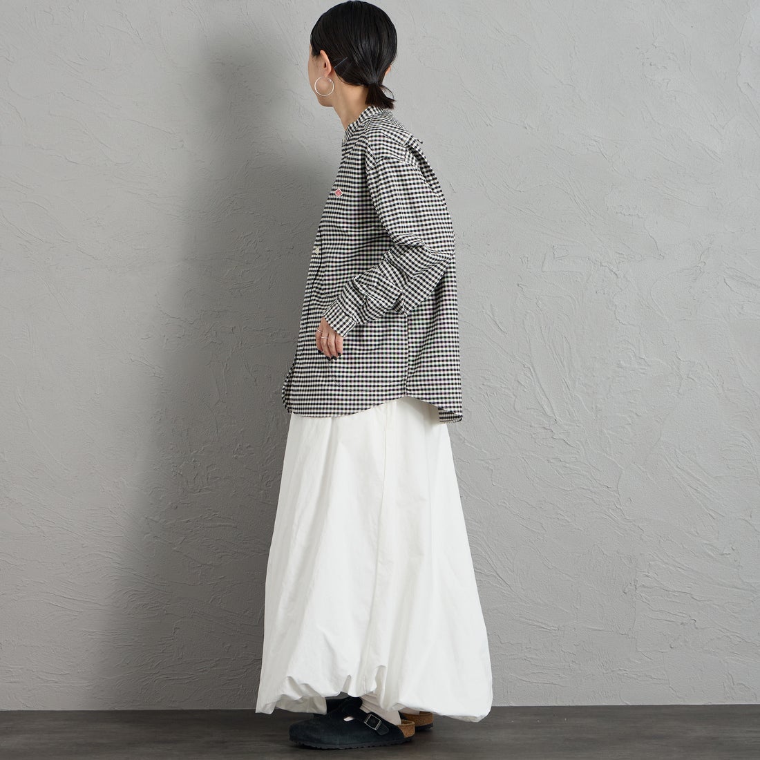 DANTON [ダントン] バンドカラーシャツ [DT-B0279OXP] BLK/ECR GN &&モデル身長：150cm 着用サイズ：36&&