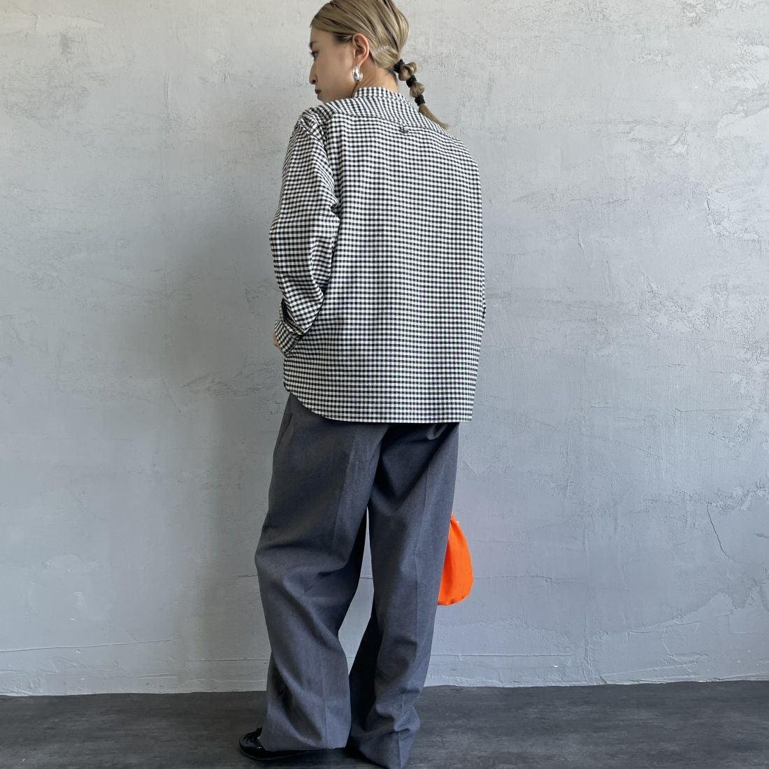 DANTON [ダントン] バンドカラーシャツ [DT-B0279OXP] BLK/ECR GN &&モデル身長：150cm 着用サイズ：34&&