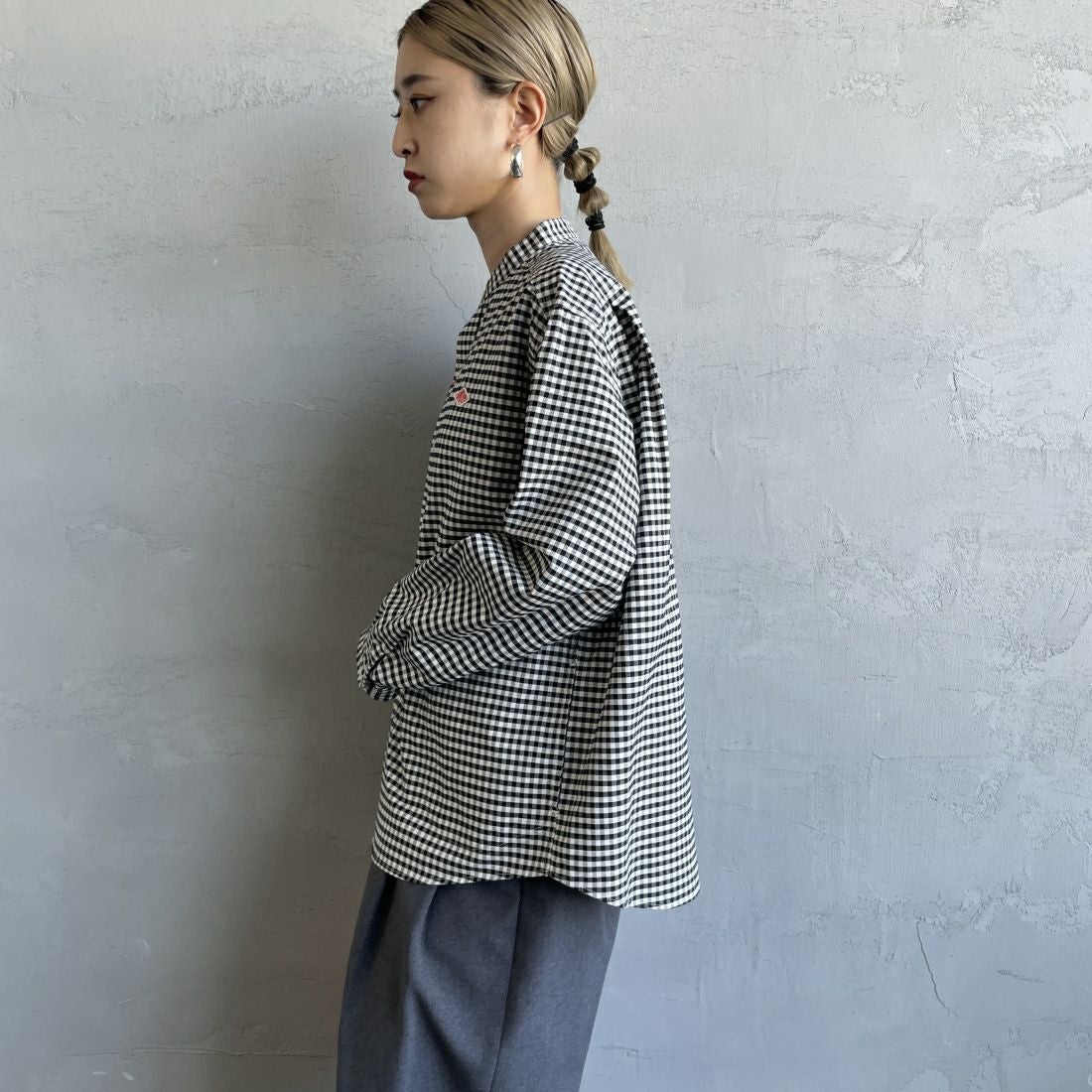 DANTON [ダントン] バンドカラーシャツ [DT-B0279OXP] BLK/ECR GN &&モデル身長：150cm 着用サイズ：36&&