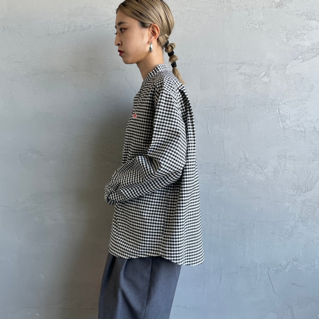 DANTON [ダントン] バンドカラーシャツ [DT-B0279OXP] BLK/ECR GN &&モデル身長：150cm 着用サイズ：36&&