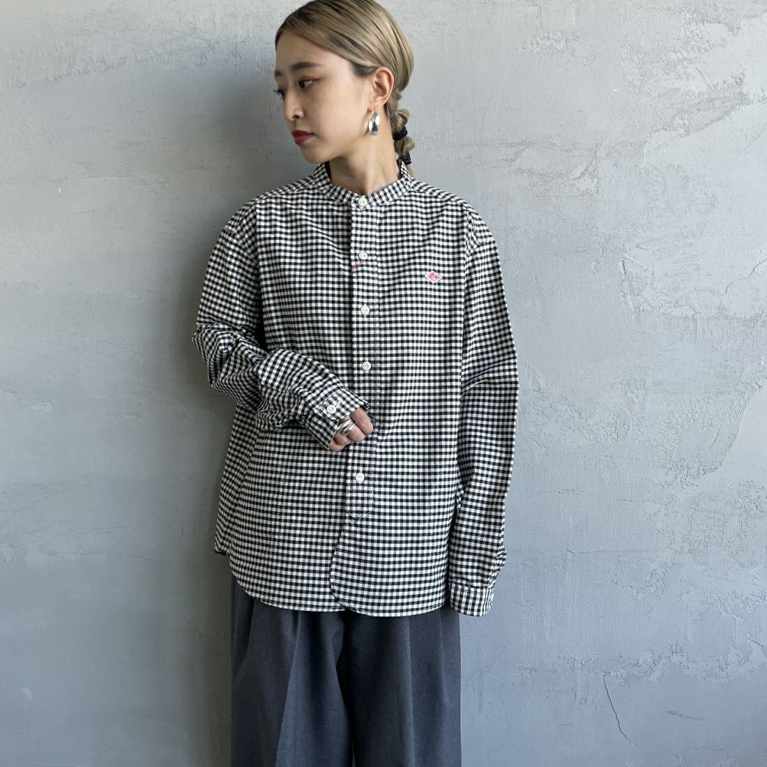 DANTON [ダントン] バンドカラーシャツ [DT-B0279OXP] BLK/ECR GN &&モデル身長：150cm 着用サイズ：38&&