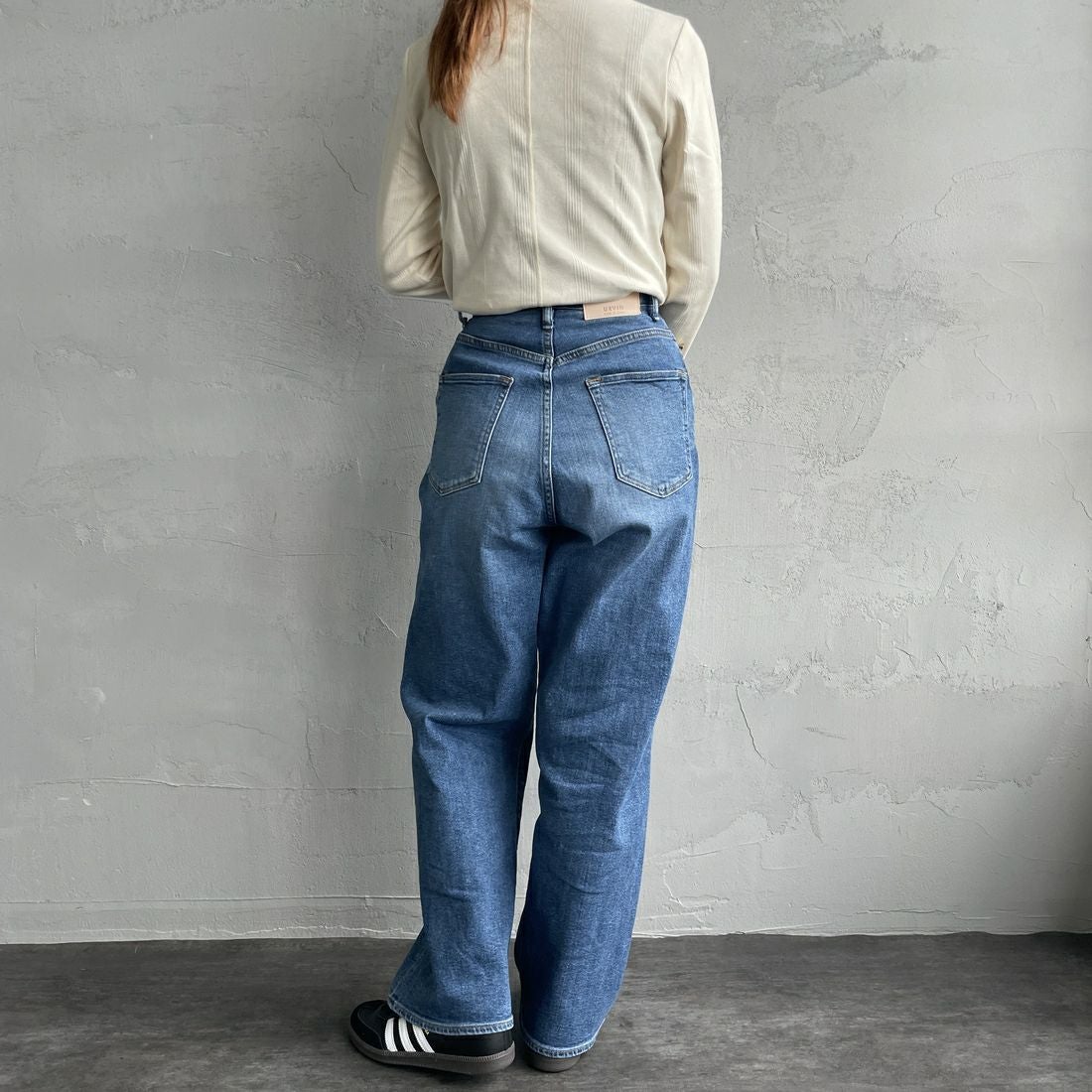 Urvin [アーヴィン] 別注 MARION JEANS ハイウエストストレートデニム [JUAG4400NB-JF] MID USED &&モデル身長：156cm 着用サイズ：22&&