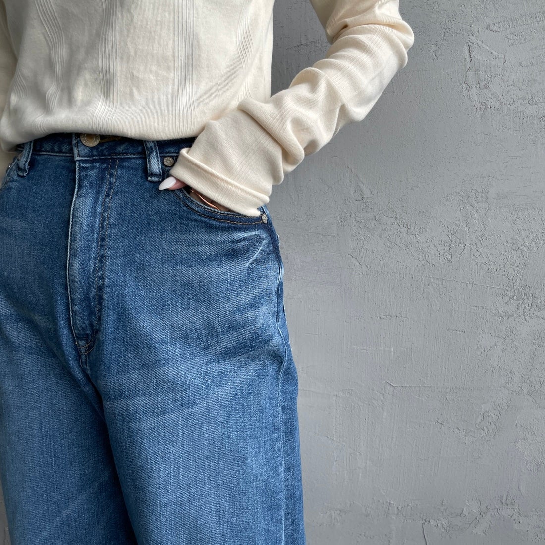 Urvin [アーヴィン] 別注 MARION JEANS ハイウエストストレートデニム [JUAG4400NB-JF] MID USED &&モデル身長：156cm 着用サイズ：22&&