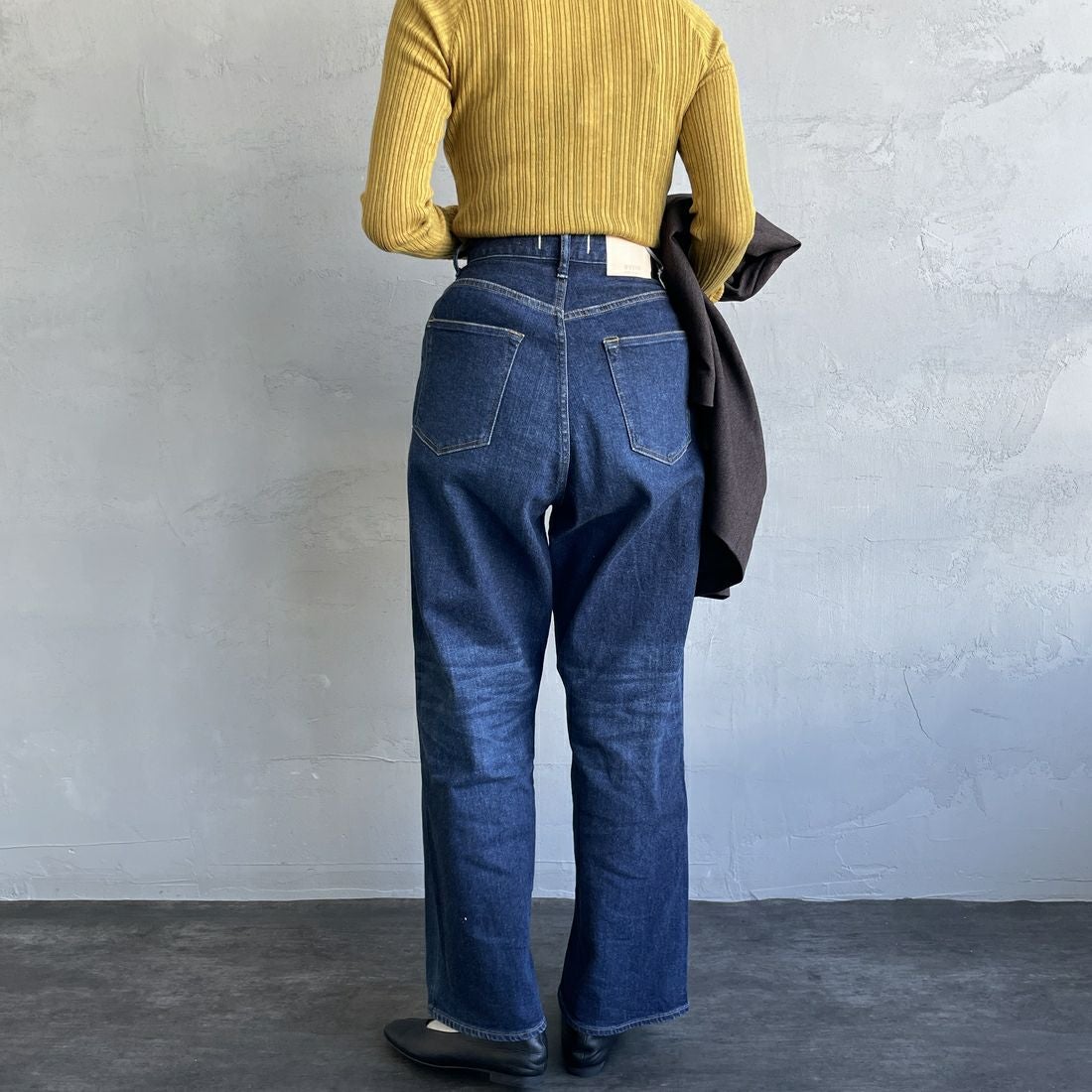 Urvin [アーヴィン] 別注 MARION JEANS ハイウエストストレートデニム [JUAG4400NB-JF] DARK USED &&モデル身長：163cm 着用サイズ：23&&