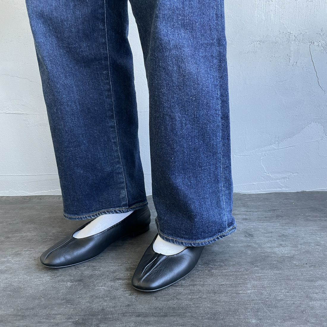 Urvin [アーヴィン] 別注 MARION JEANS ハイウエストストレートデニム [JUAG4400NB-JF] DARK USED &&モデル身長：163cm 着用サイズ：23&&