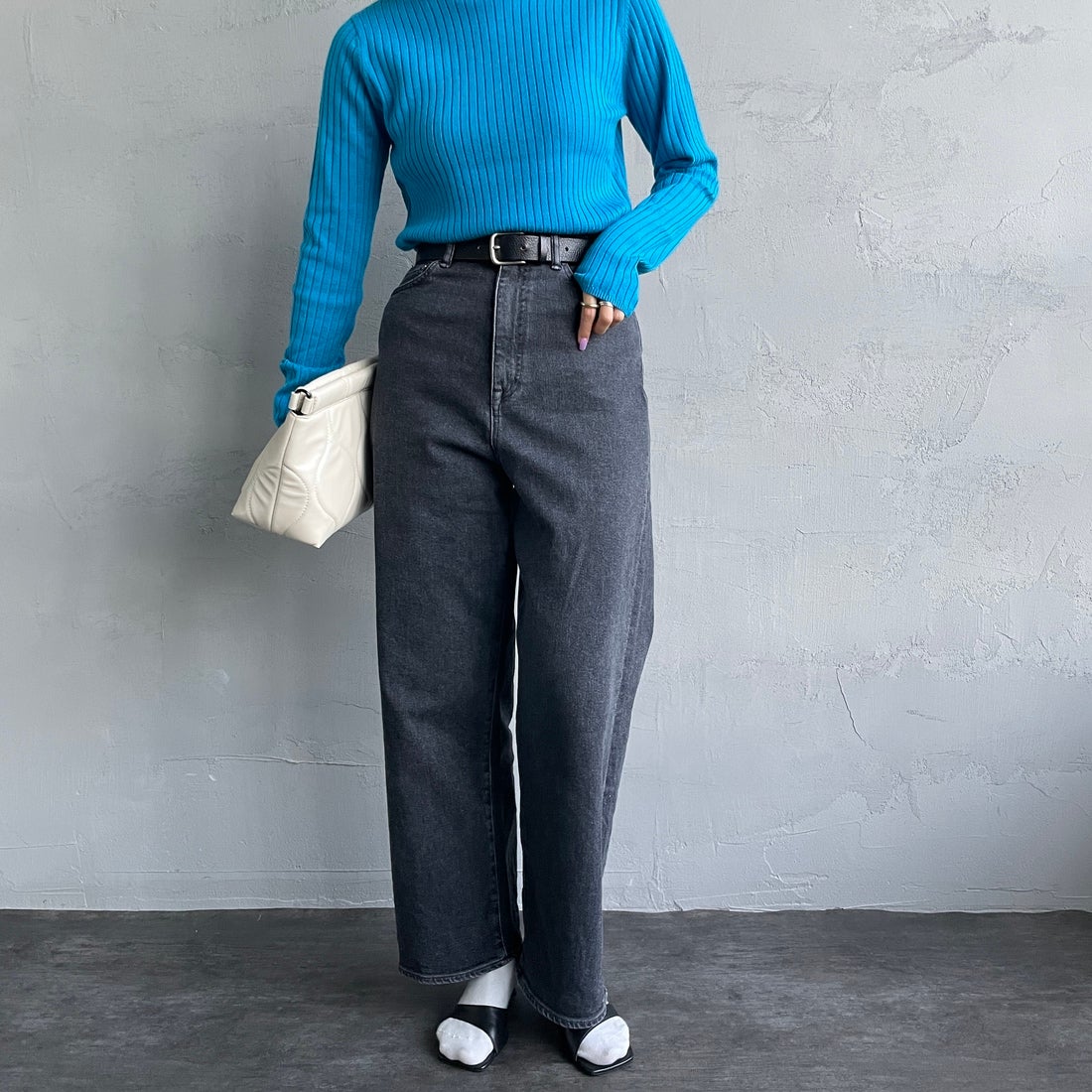Urvin [アーヴィン] 別注 MARION JEANS ハイウエストストレートデニム [JUAG4400NB-JF] BLACK USED &&モデル身長：163cm 着用サイズ：24&&