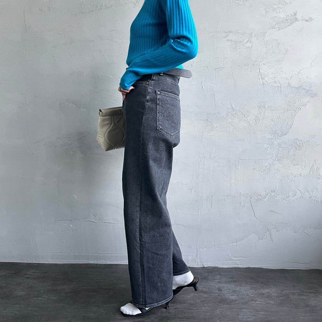 Urvin [アーヴィン] 別注 MARION JEANS ハイウエストストレートデニム [JUAG4400NB-JF] BLACK USED &&モデル身長：163cm 着用サイズ：24&&