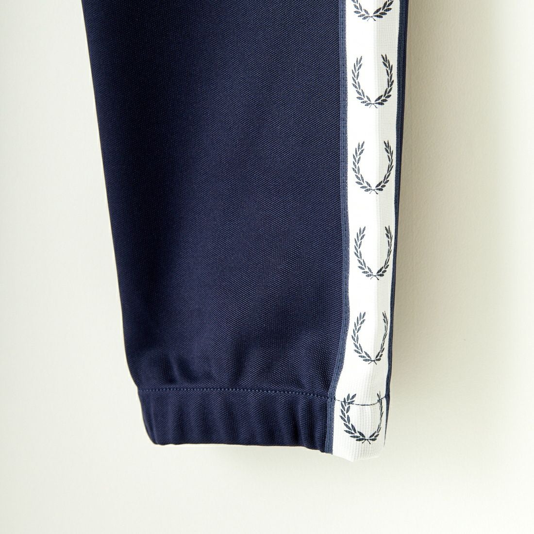 FRED PERRY [フレッドペリー] テープドトラックパンツ [T5510] 266 CARBON