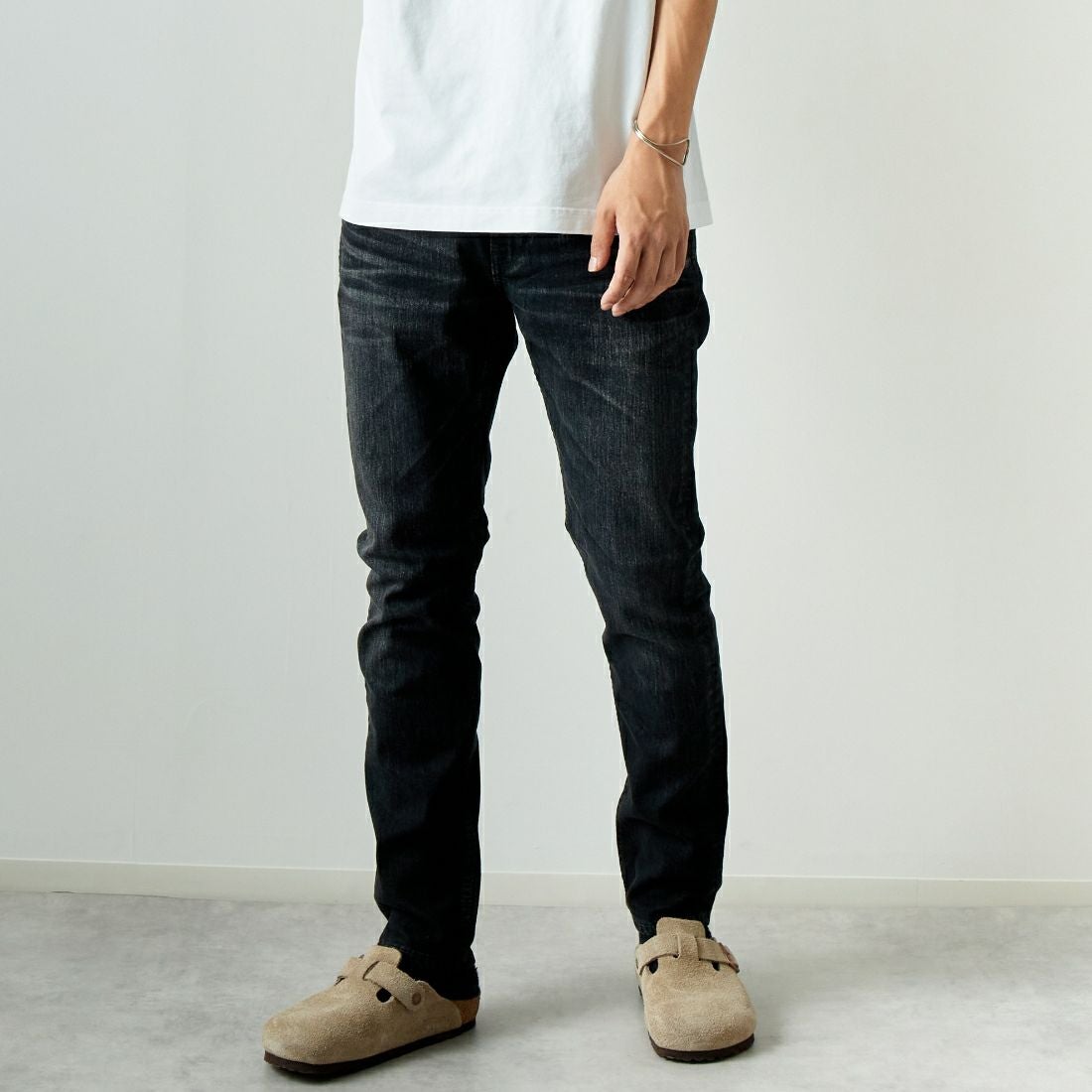 YANUK [ヤヌーク] スリムテーパードデニム VINCENT2/ヴィンセント2 [57243002] OBK &&モデル身長：179cm 着用サイズ：30&&
