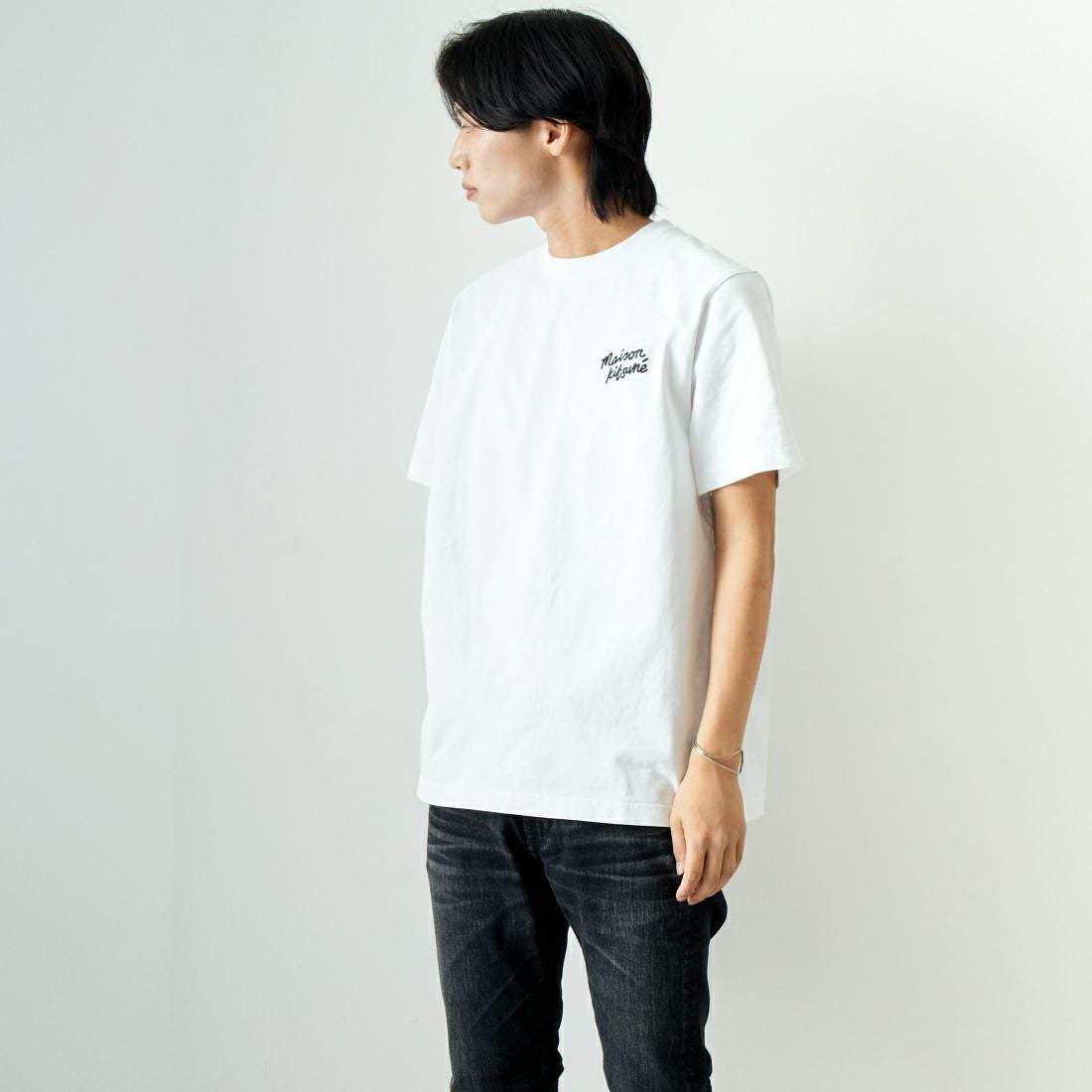 MAISON KITSUNE [メゾン キツネ] ハンドライティング コンフォート Tシャツ [MM00126KJ0118] M186 WHT/B &&モデル身長：179cm 着用サイズ：M&&