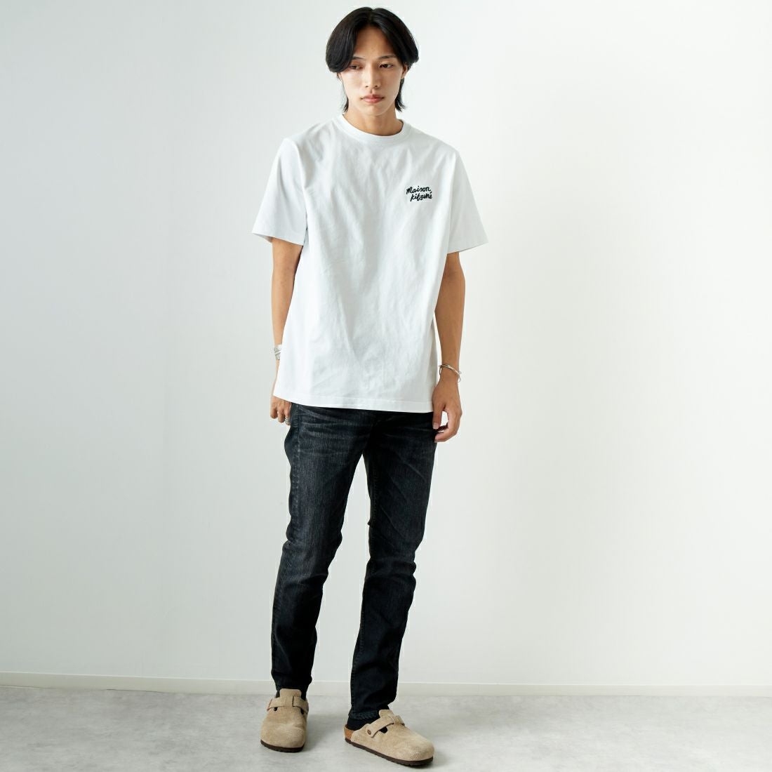 MAISON KITSUNE [メゾン キツネ] ハンドライティング コンフォート Tシャツ [MM00126KJ0118] M186 WHT/B &&モデル身長：179cm 着用サイズ：M&&