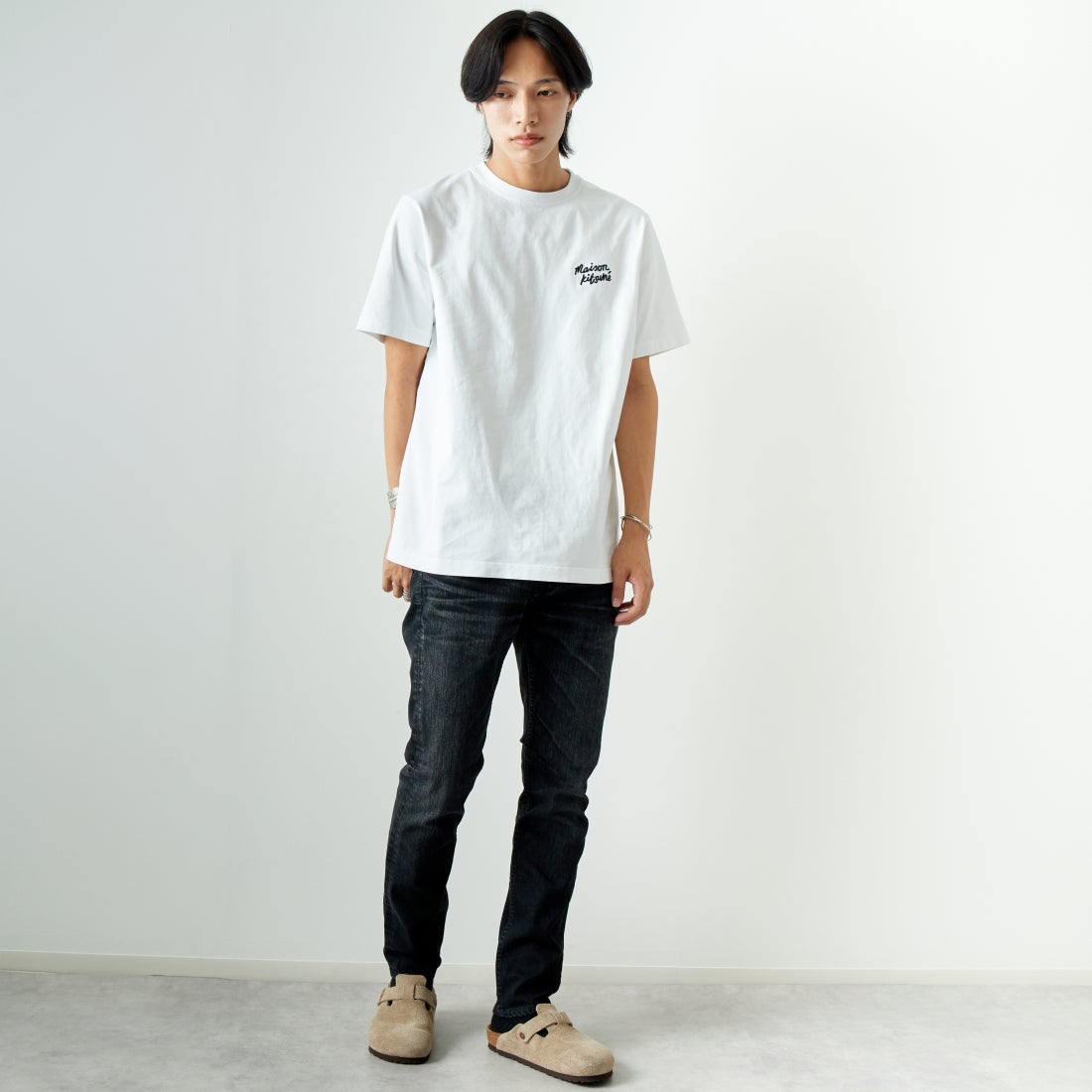 MAISON KITSUNE [メゾン キツネ] ハンドライティング コンフォート Tシャツ [MM00126KJ0118] M186 WHT/B &&モデル身長：179cm 着用サイズ：M&&