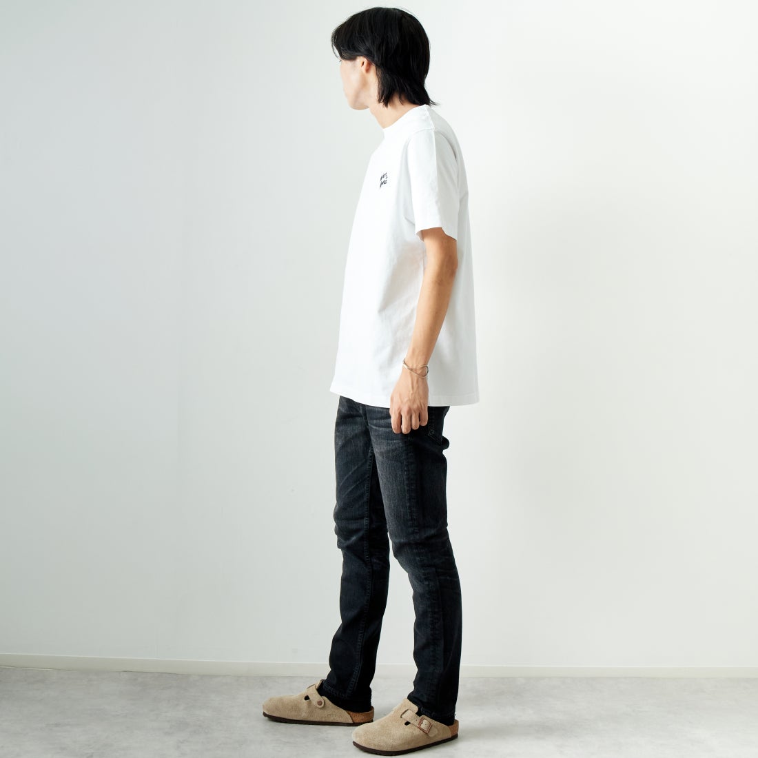 MAISON KITSUNE [メゾン キツネ] ハンドライティング コンフォート Tシャツ [MM00126KJ0118] M186 WHT/B &&モデル身長：179cm 着用サイズ：M&&