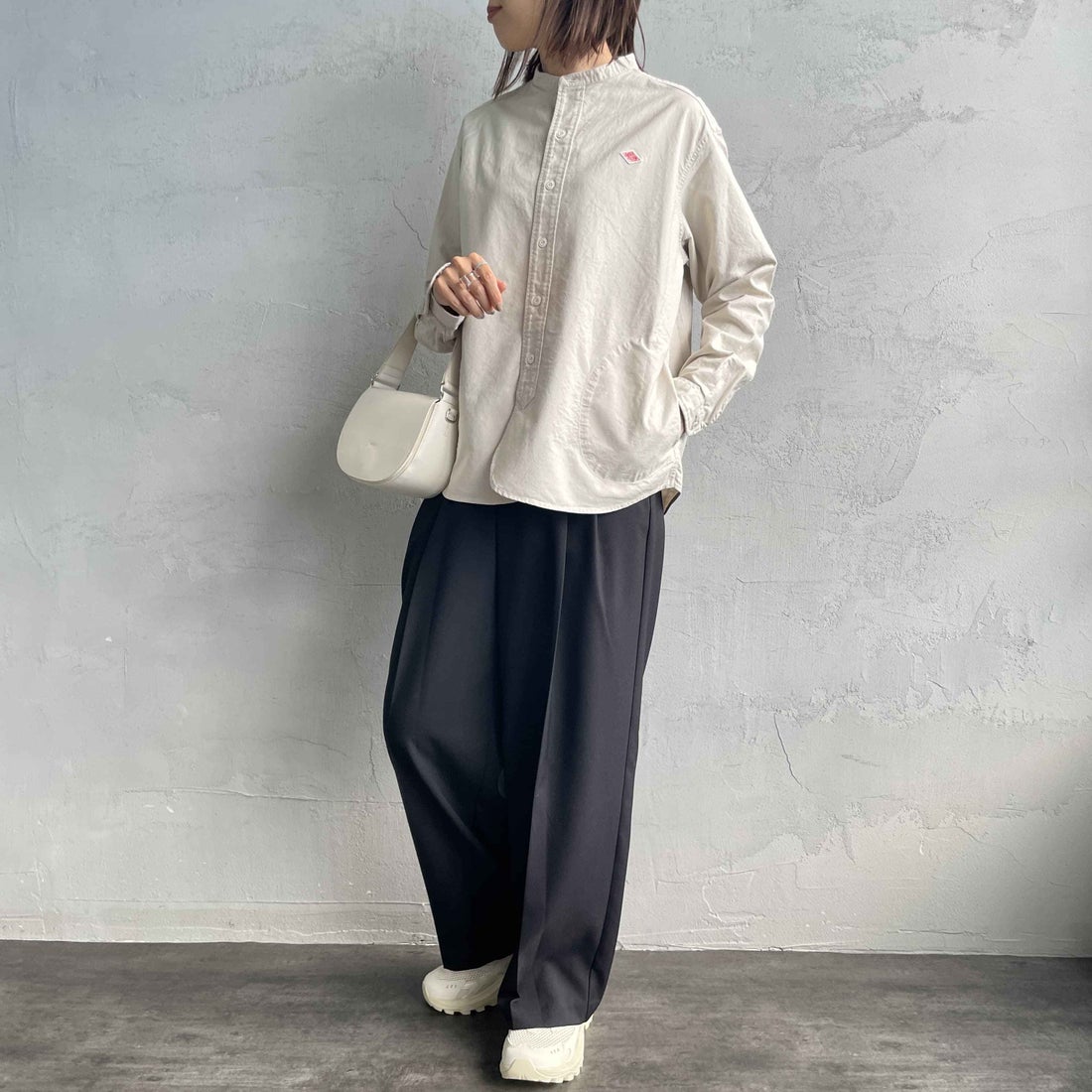 DANTON [ダントン] オックスフォード バンドカラーシャツ [DT-B0279SOX] OYSTER &&モデル身長：159cm 着用サイズ：36&&