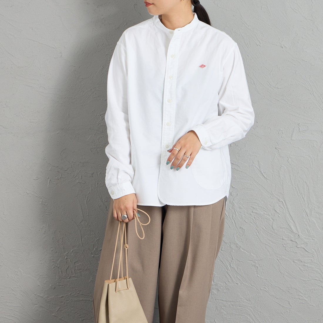 DANTON [ダントン] オックスフォード バンドカラーシャツ [DT-B0279SOX] WHITE &&モデル身長：156cm 着用サイズ：38&&