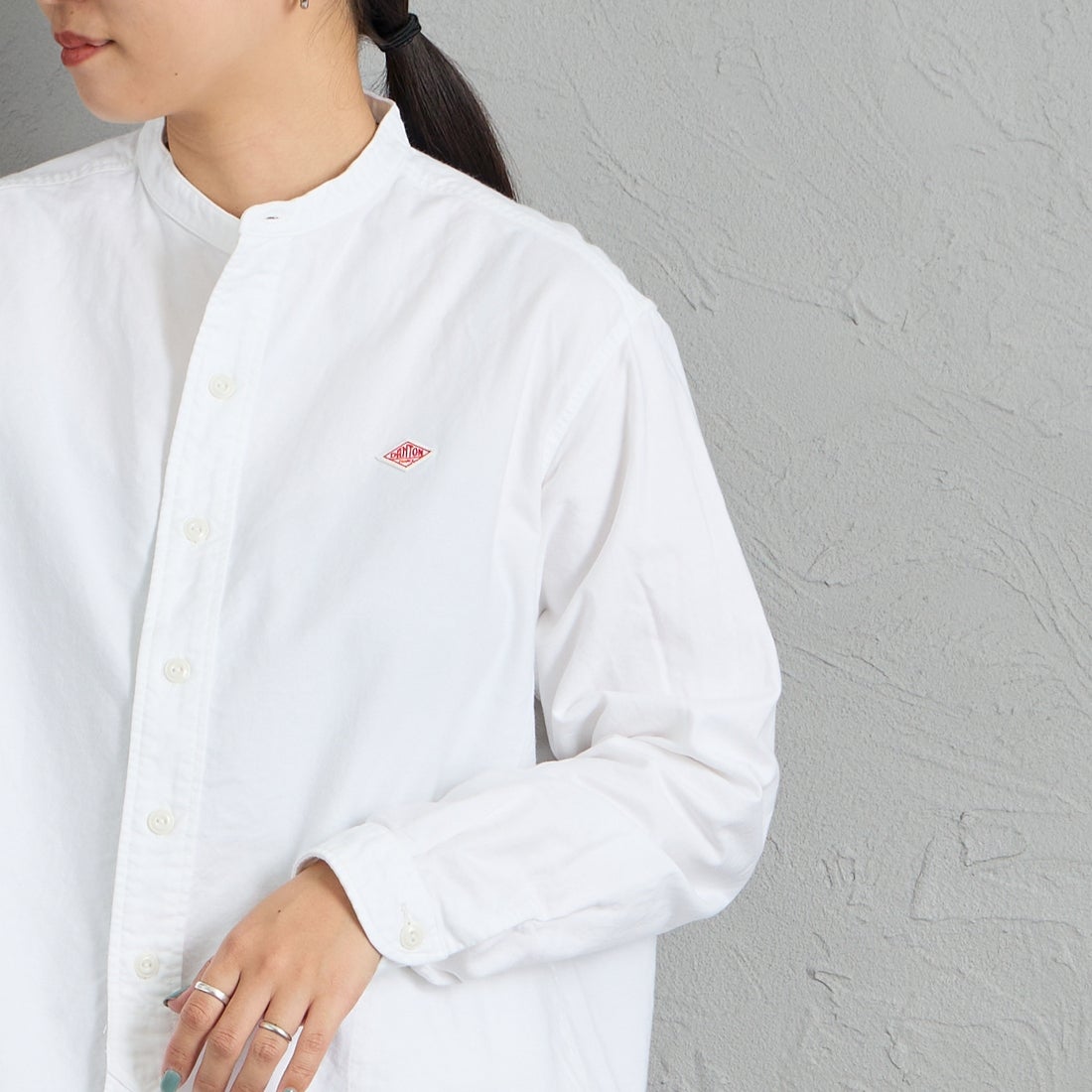 DANTON [ダントン] オックスフォード バンドカラーシャツ [DT-B0279SOX] WHITE &&モデル身長：156cm 着用サイズ：38&&
