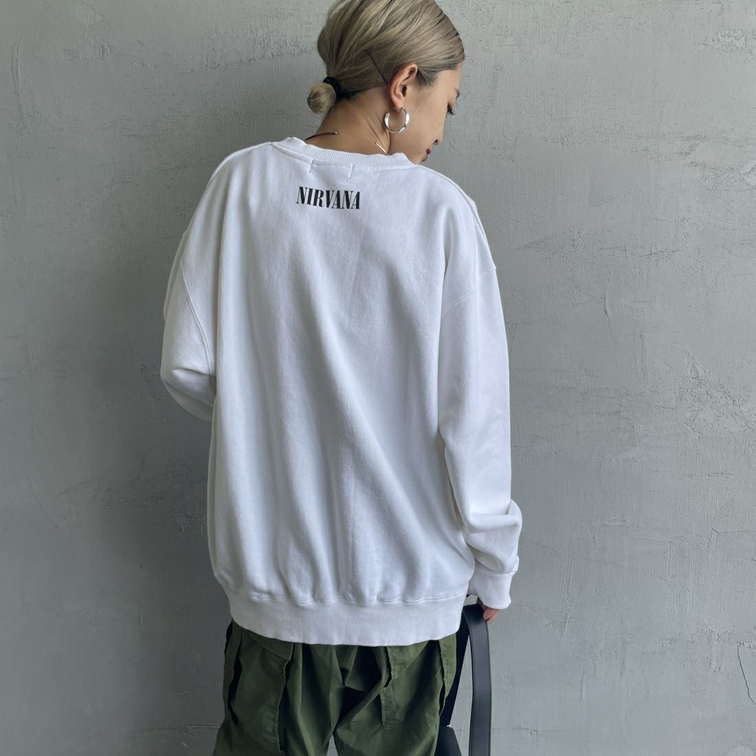 GOOD ROCK SPEED [グッドロックスピード] 別注 NIRVANA プリントスウェット [INTN-021-JF] WHITE &&モデル身長：150cm 着用サイズ：M&&