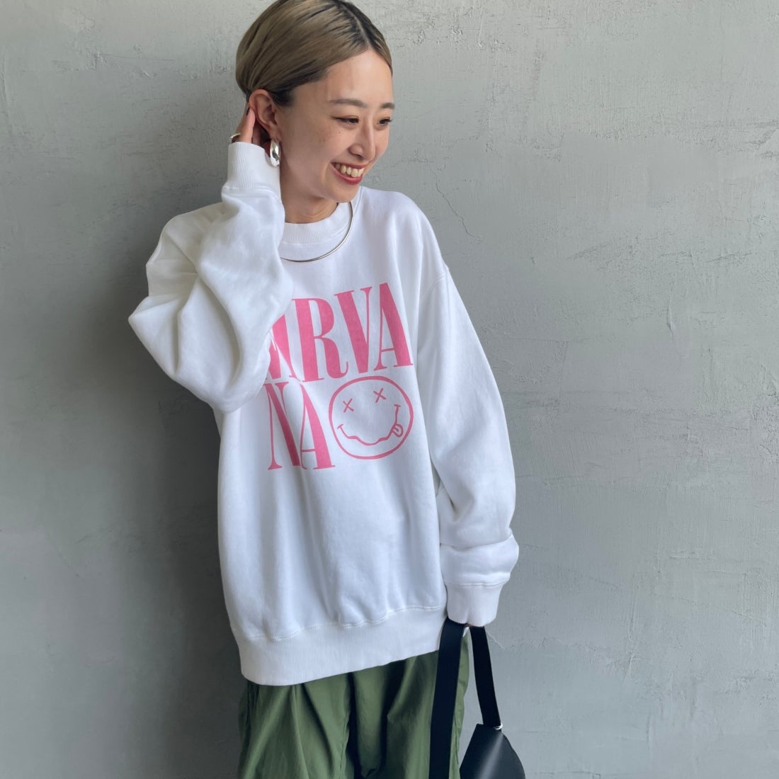 GOOD ROCK SPEED [グッドロックスピード] 別注 NIRVANA プリントスウェット [INTN-021-JF] WHITE &&モデル身長：150cm 着用サイズ：M&&