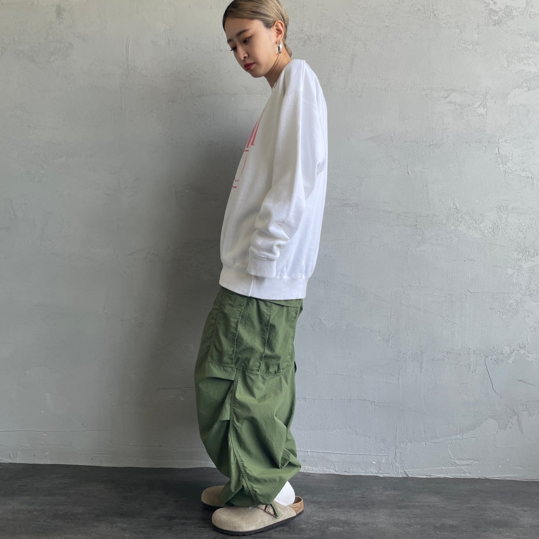 GOOD ROCK SPEED [グッドロックスピード] 別注 NIRVANA プリントスウェット [INTN-021-JF] WHITE &&モデル身長：150cm 着用サイズ：M&&