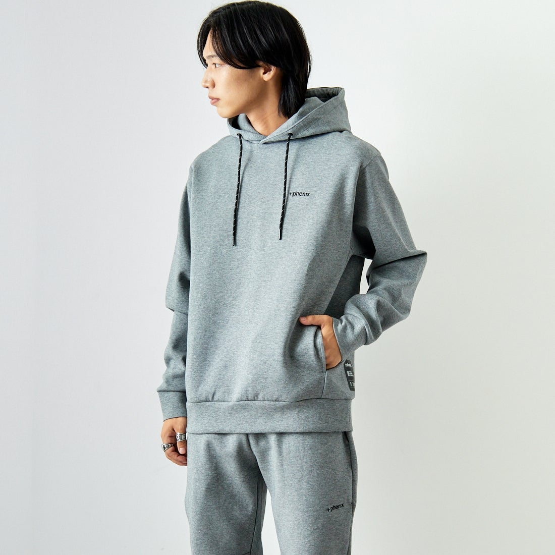 +phenix [プラスフェニックス] 別注 ダンボールニット スウェットパーカー [POO-24038IN-JF] GRAY &&モデル身長：179cm 着用サイズ：L&&