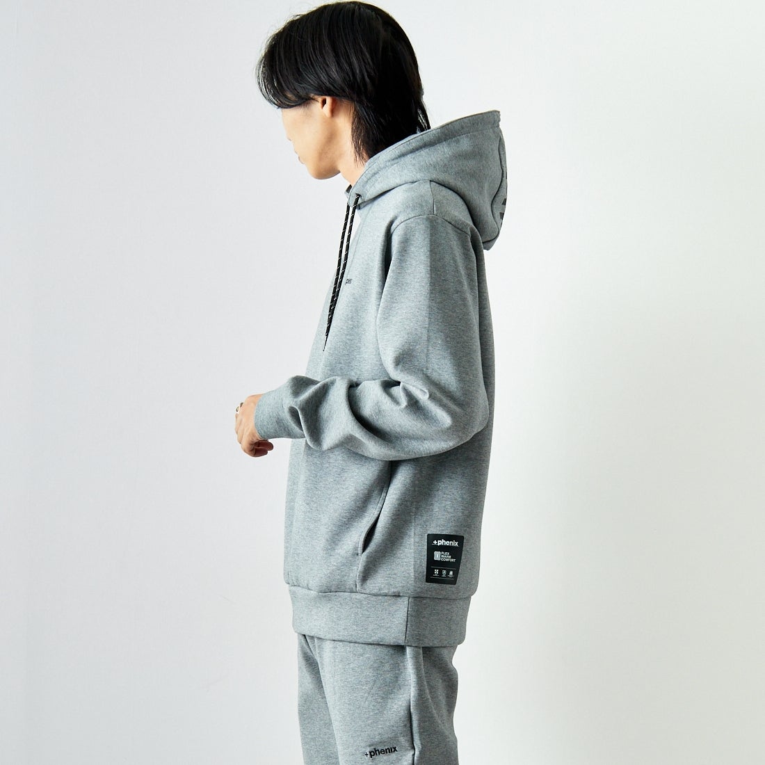 +phenix [プラスフェニックス] 別注 ダンボールニット スウェットパーカー [POO-24038IN-JF] GRAY &&モデル身長：179cm 着用サイズ：L&&