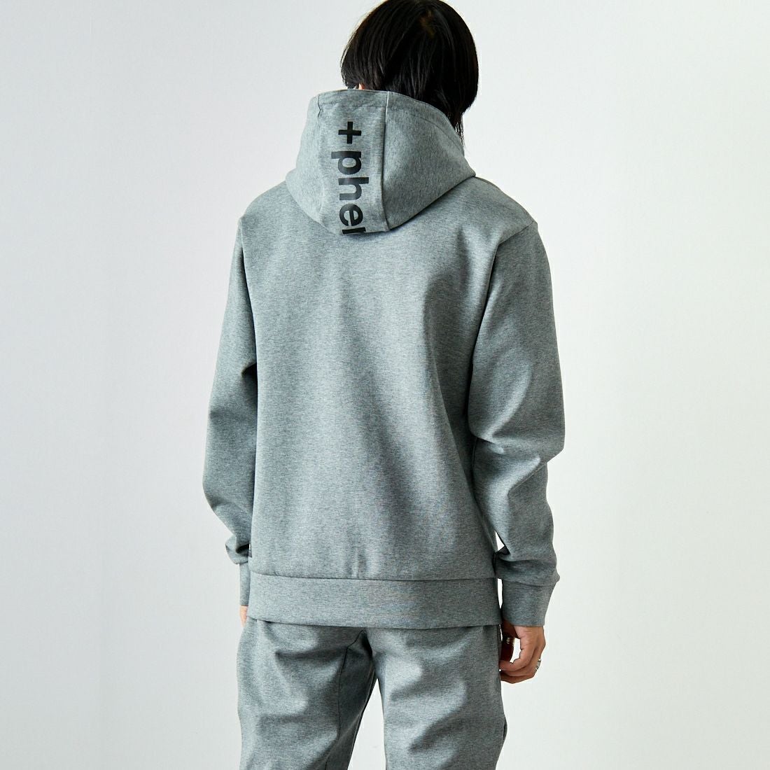 +phenix [プラスフェニックス] 別注 ダンボールニット スウェットパーカー [POO-24038IN-JF] GRAY &&モデル身長：179cm 着用サイズ：L&&