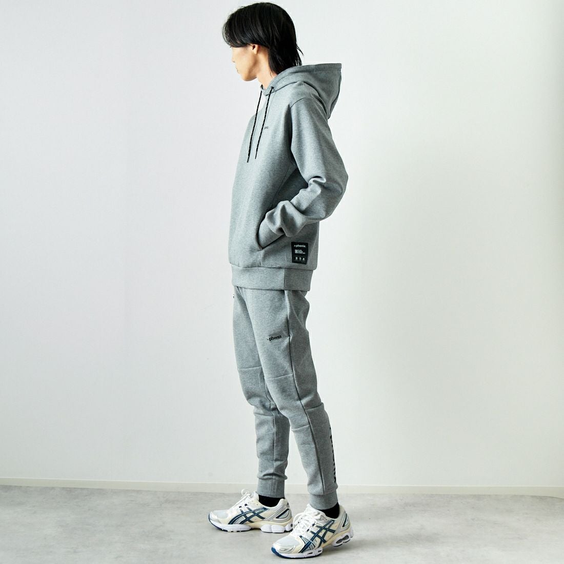 +phenix [プラスフェニックス] 別注 ダンボールニット スウェットパーカー [POO-24038IN-JF] GRAY &&モデル身長：179cm 着用サイズ：L&&