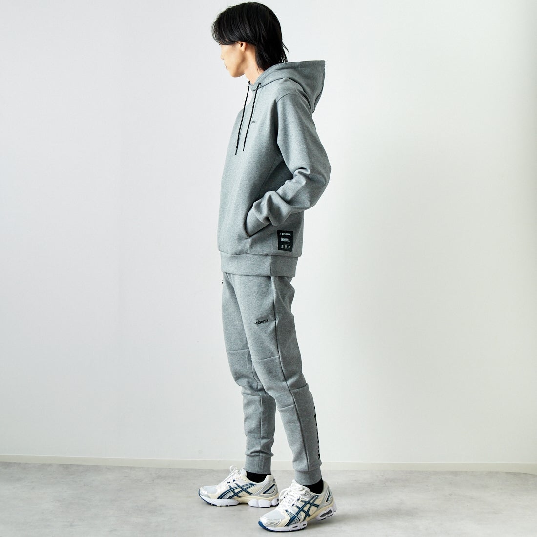 +phenix [プラスフェニックス] 別注 ダンボールニット スウェットパーカー [POO-24038IN-JF] GRAY &&モデル身長：179cm 着用サイズ：L&&