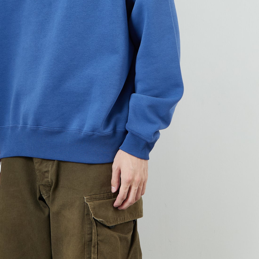 Gymphlex [ジムフレックス] スウィングスリーブ クルーネックスウェット [GY-C0292TCF] LT.BLUE &&モデル身長：168cm 着用サイズ：M&&