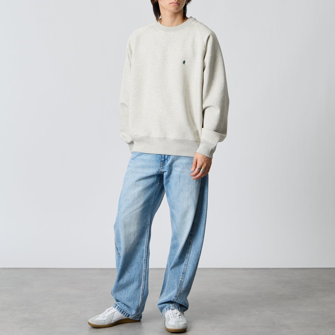 Gymphlex [ジムフレックス] スウィングスリーブ クルーネックスウェット [GY-C0292TCF] TOP GREY &&モデル身長：177cm 着用サイズ：L&&