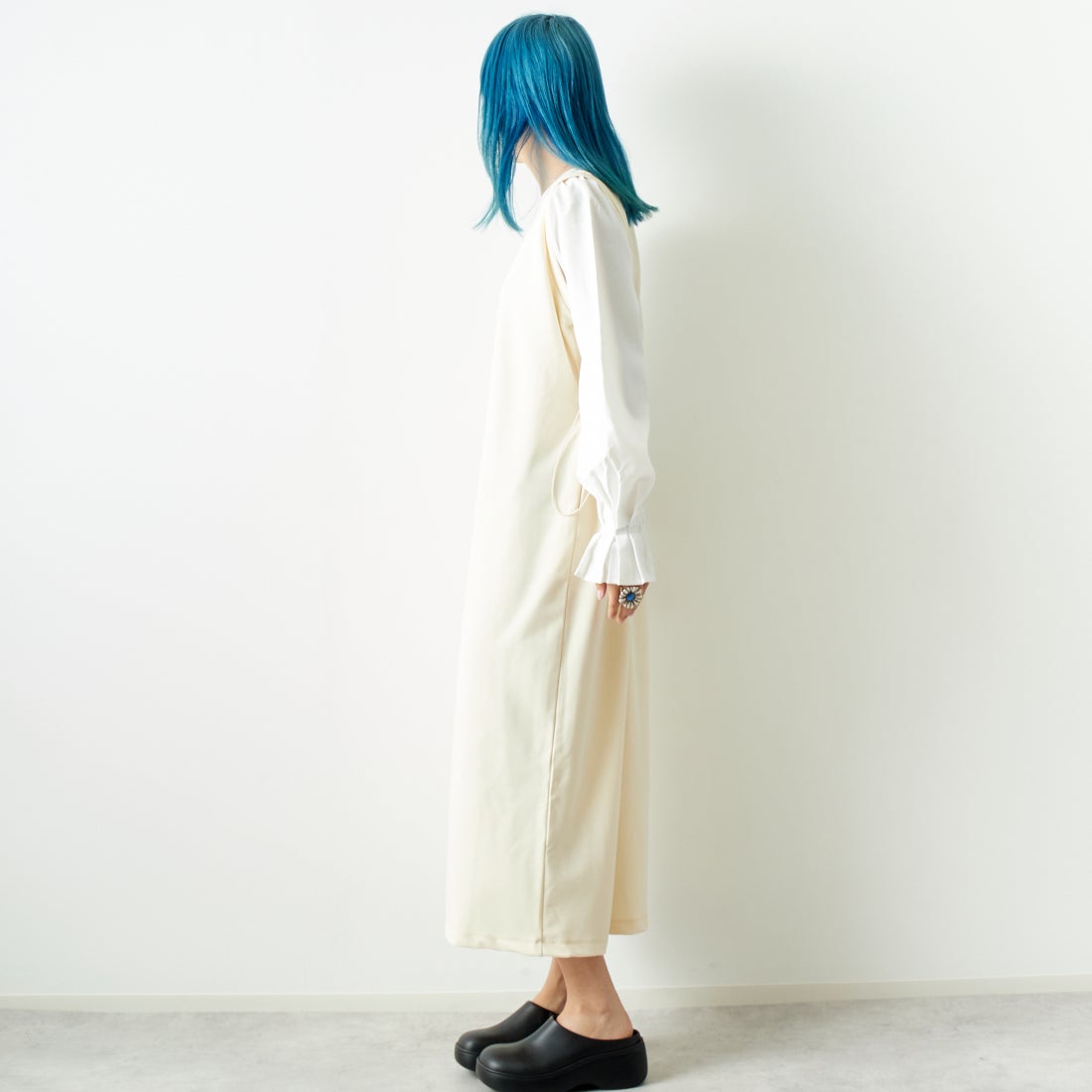 Maison de L'allure [メゾン ドゥ ラリュール] 布帛ドッキングドロストワンピース [M24132013] 21 IVR/OFF &&モデル身長：167cm 着用サイズ：F&&