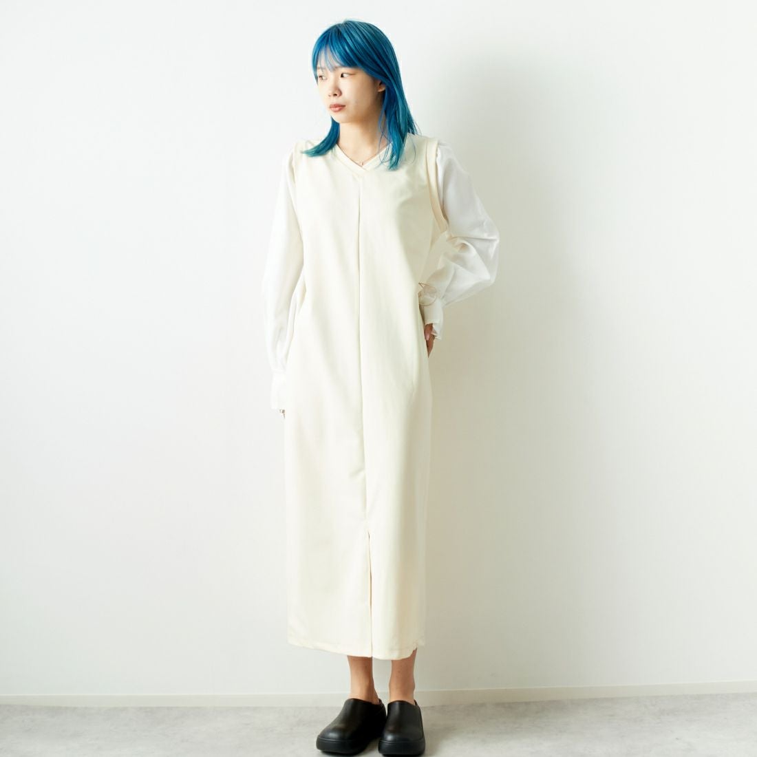 Maison de L'allure [メゾン ドゥ ラリュール] 布帛ドッキングドロストワンピース [M24132013] 21 IVR/OFF &&モデル身長：167cm 着用サイズ：F&&