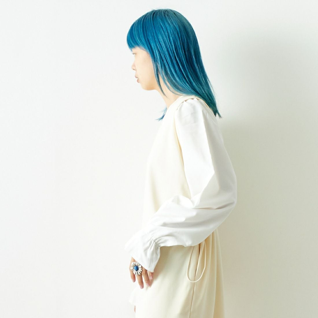 Maison de L'allure [メゾン ドゥ ラリュール] 布帛ドッキングドロストワンピース [M24132013] 21 IVR/OFF &&モデル身長：167cm 着用サイズ：F&&