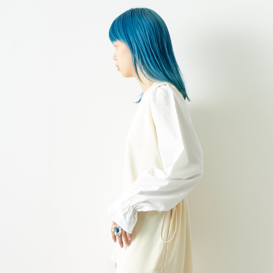 Maison de L'allure [メゾン ドゥ ラリュール] 布帛ドッキングドロストワンピース [M24132013] 21 IVR/OFF &&モデル身長：167cm 着用サイズ：F&&