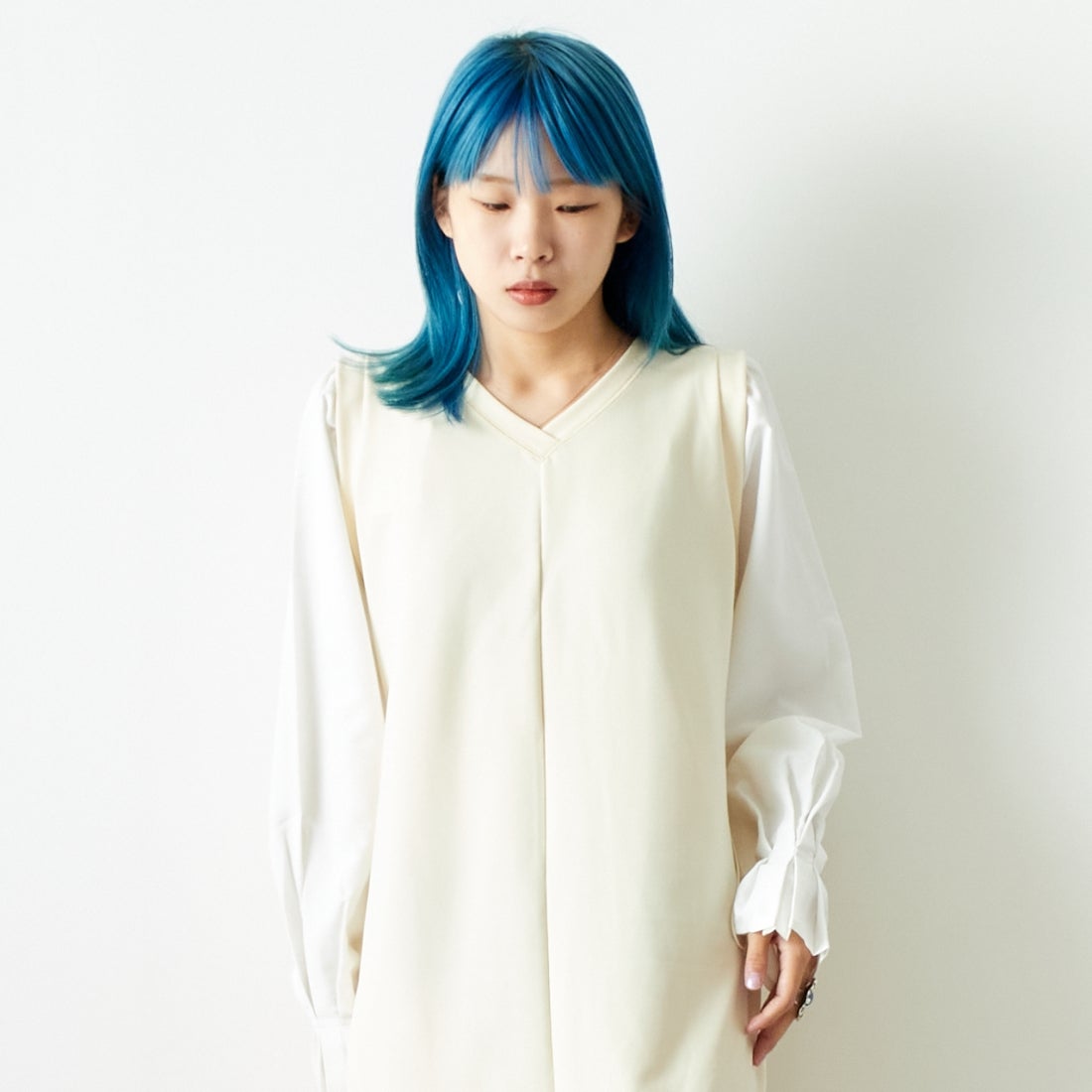 Maison de L'allure [メゾン ドゥ ラリュール] 布帛ドッキングドロストワンピース [M24132013] 21 IVR/OFF &&モデル身長：167cm 着用サイズ：F&&