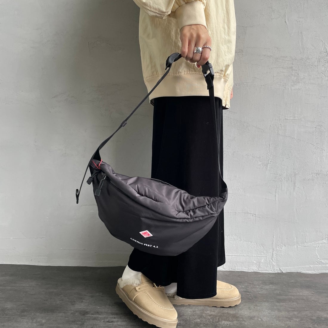 DANTON [ダントン] ポリエステルタフタ スリングバッグ [CHEMIN-VERT