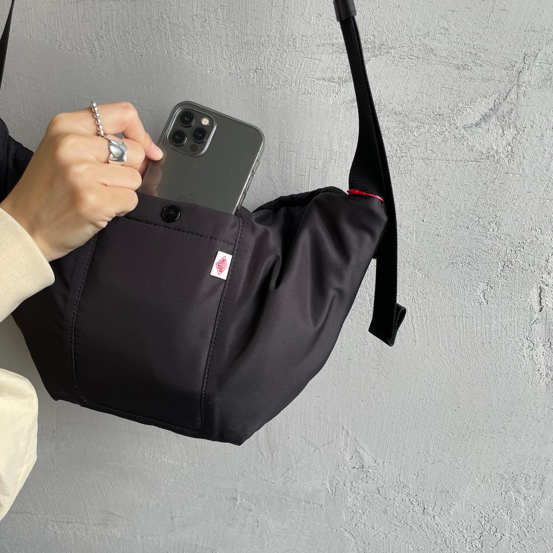 DANTON [ダントン] ポリエステルタフタ スリングバッグ [CHEMIN-VERT-42] BLACK