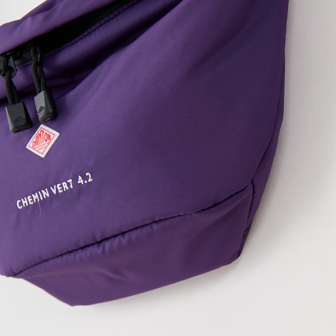 DANTON [ダントン] ポリエステルタフタ スリングバッグ [CHEMIN-VERT-42] PURPLE