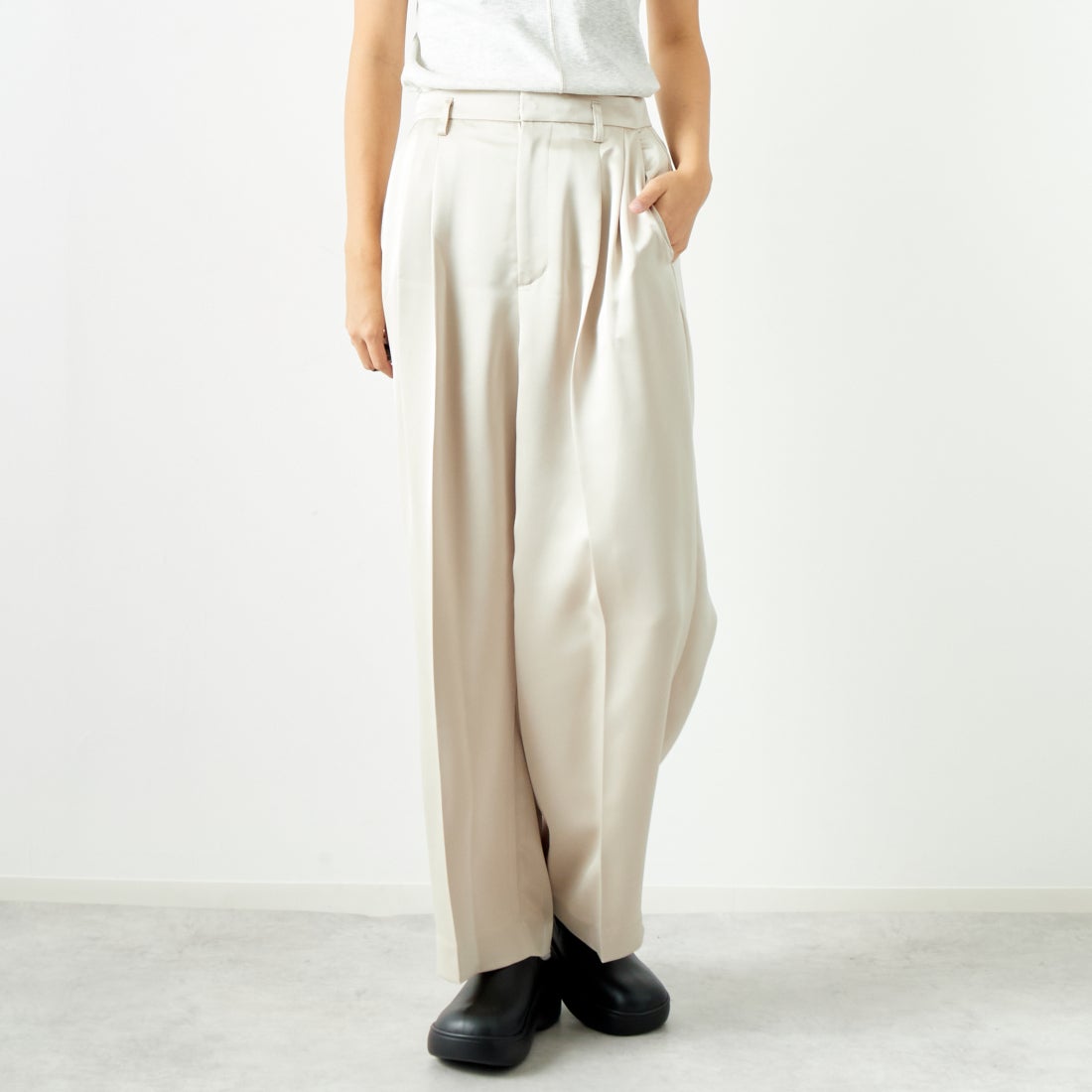 810 BEIGE&&モデル身長：167cm 着用サイズ：38&&