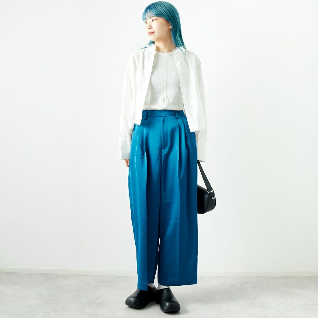 ma couleur [マ クルール] シルキーサテン ダブルクロスタックワイドパンツ [J-4659] 620 CERULE &&モデル身長：167cm 着用サイズ：38&&