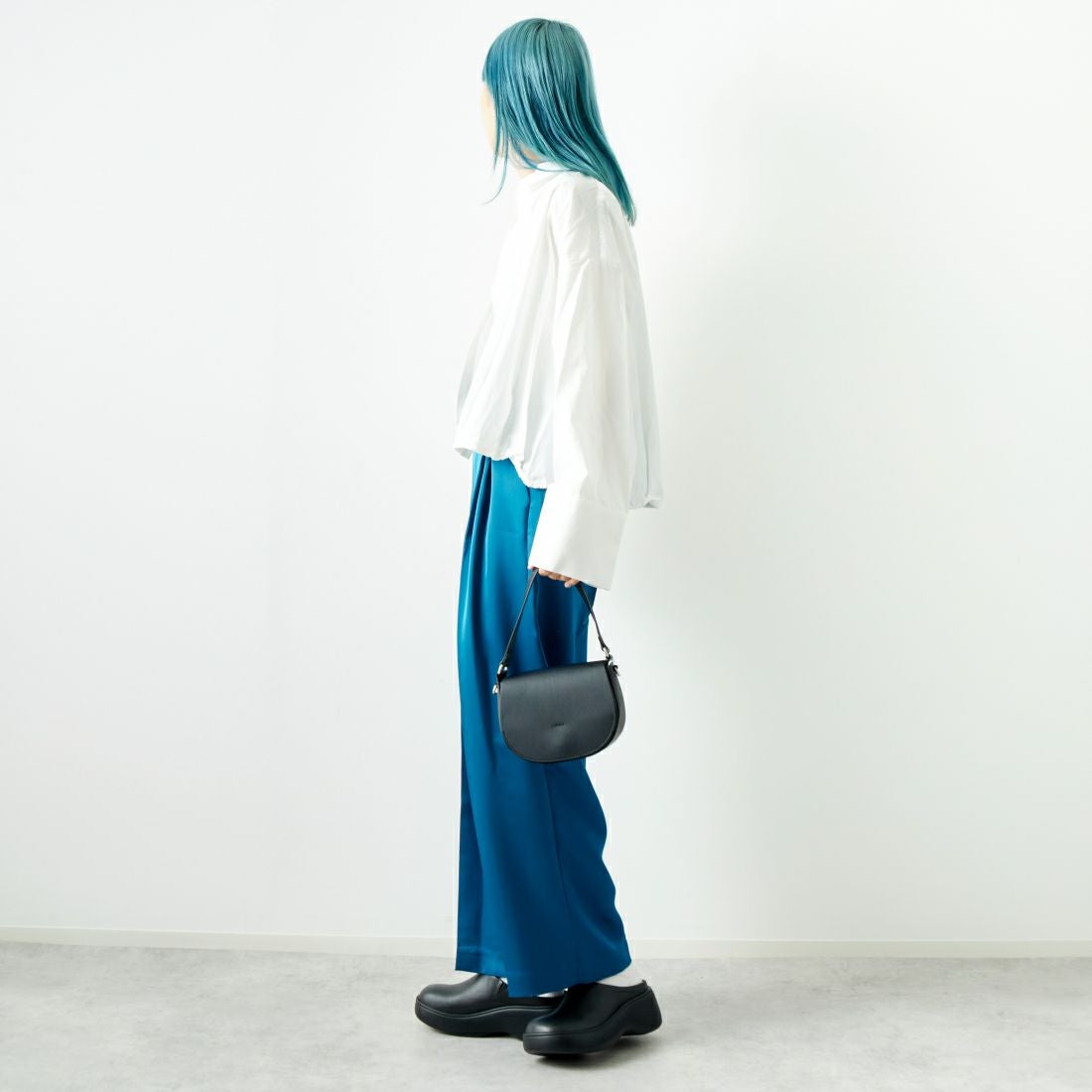 ma couleur [マ クルール] シルキーサテン ダブルクロスタックワイドパンツ [J-4659] 620 CERULE &&モデル身長：167cm 着用サイズ：38&&