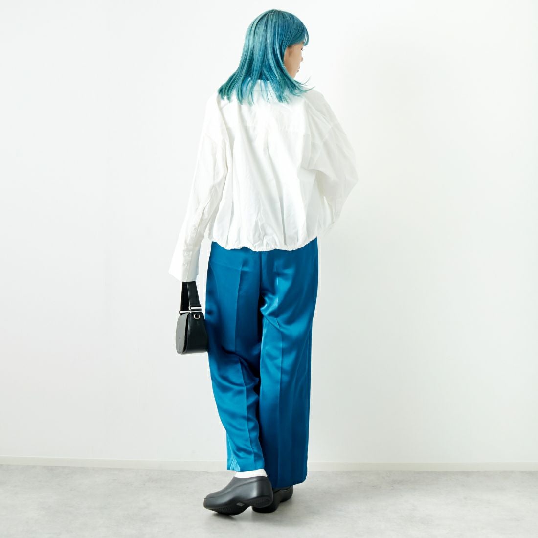 ma couleur [マ クルール] シルキーサテン ダブルクロスタックワイドパンツ [J-4659] 620 CERULE &&モデル身長：167cm 着用サイズ：38&&