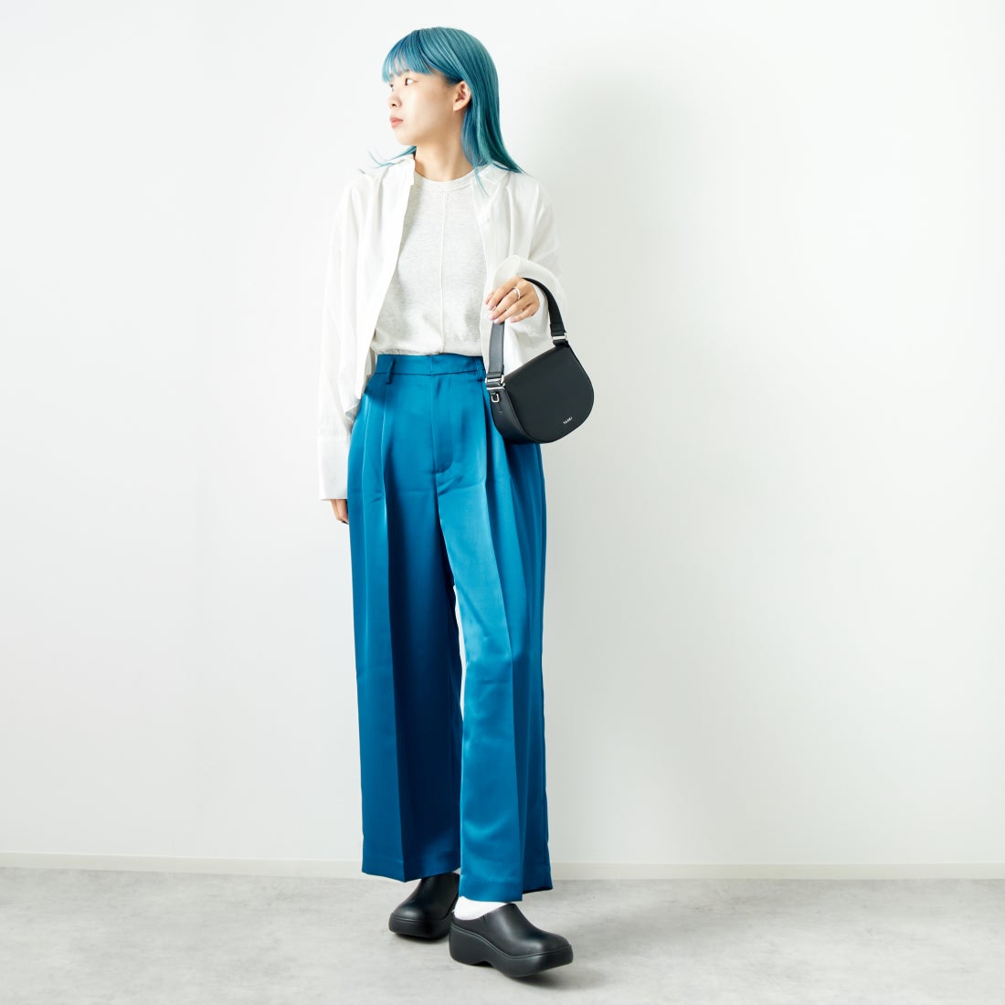 ma couleur [マ クルール] シルキーサテン ダブルクロスタックワイドパンツ [J-4659] 620 CERULE &&モデル身長：167cm 着用サイズ：38&&