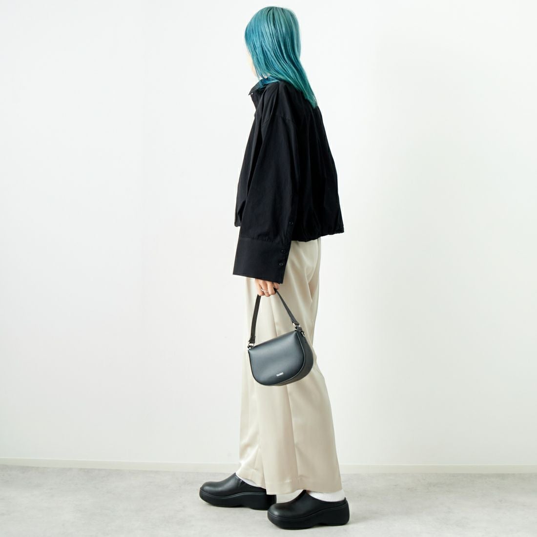 ma couleur [マ クルール] シルキーサテン ダブルクロスタックワイドパンツ [J-4659] 810 BEIGE &&モデル身長：167cm 着用サイズ：38&&