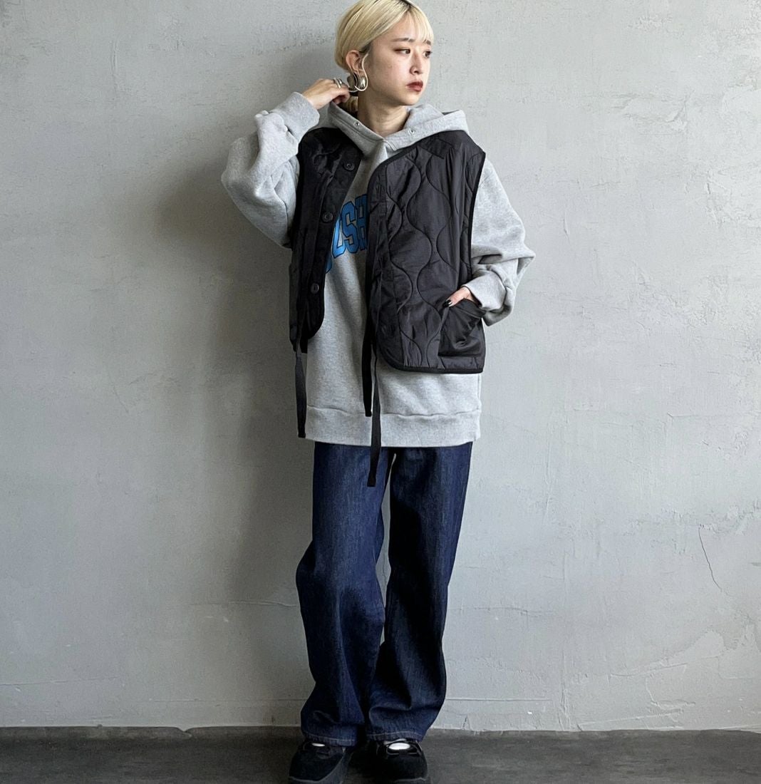 MILITARY [ミリタリー] 別注 フロントリボンキルティングベスト [T-247890000-JF] BLACK &&モデル身長：150cm 着用サイズ：S&&